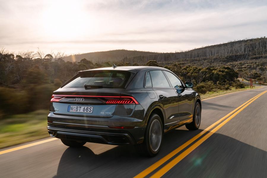  Audi Q8 55 TFSI Quattro 2018 года  (AU) (фото 4 из 17)